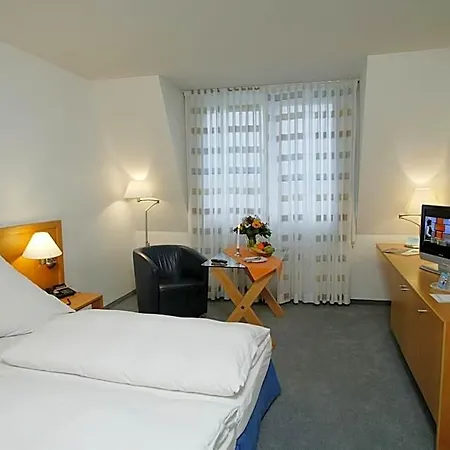 Stadthotel Hotel 4*
