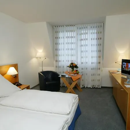 Stadthotel מלון אורניינבורג